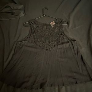 Junior’s Moon Collection Los Angeles black open back top in size large